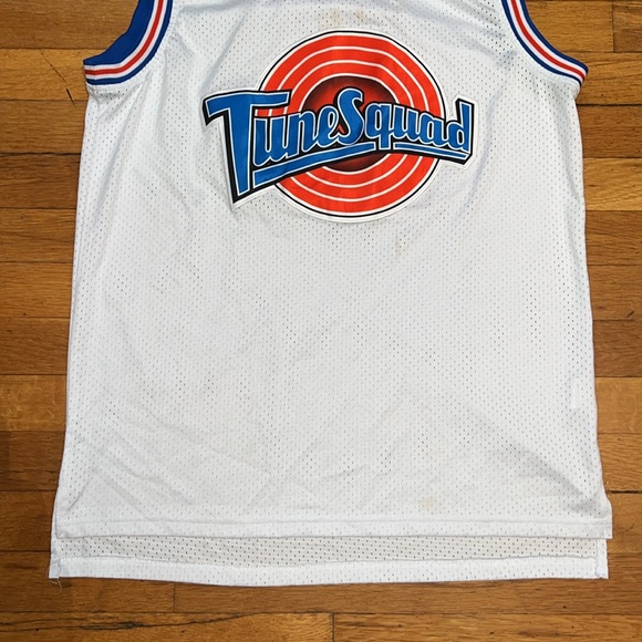 Space Jam Looney Tunes Lola Bunny Jersey, size Medium - Picture 5 of 12